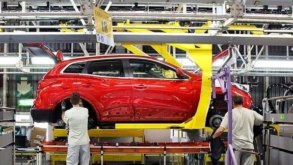 Línea de producción que el Kadjar comparte con el Mégane en la planta de Renault de Villamuriel de Cerrato. 