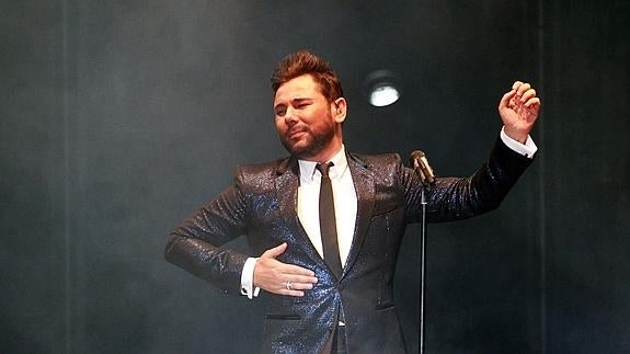 Miguel Poveda durante su actuación en el Real Sitio de San Ildefonso, el pasado verano. Rosa Blanco