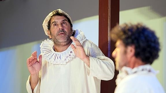Mofa & Befa, Evaristo Calvo y Víctor Mosqueira, en una escena del espectáculo ‘Bobas y gallegas. El Norte