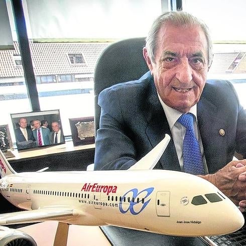 Juan José Hidalgo en su despacho. 