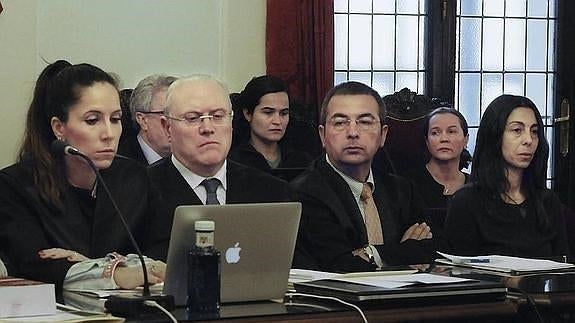 La abogada de la acusación presenta una queja deontológica contra Fermín Guerrero