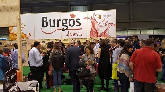 Afluencia de público en las degustaciones de Burgos Alimenta en Alimentaria.