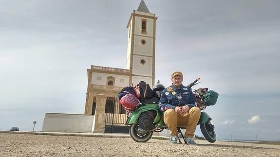 Eduardo Ibáñez, cerca del Cabo de Gata.