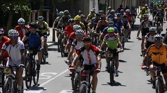 Momento de una marcha de BTT en el Duero. 