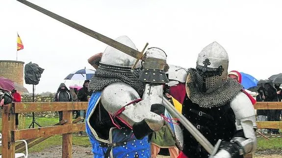 Combate medieval en Pedraza, el pasado mes de marzo. 