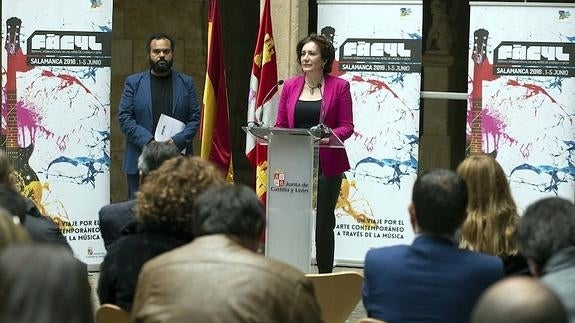 La consejera de Cultura y Turismo de la Junta de Castilla y León, María Josefa García Cirac, presenta el cartel del Festival Internacional de las Artes de Castilla y León.