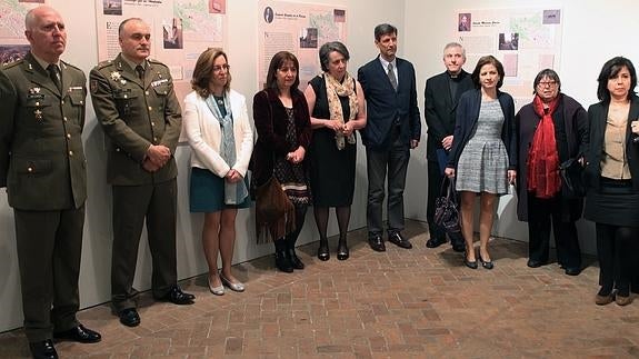Los responsables de los archivos segovianos que han participado en la exposición, ayer en La Alhóndiga. 