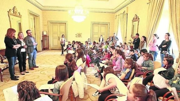 Fresnadillo, Klimowitz y Llanos charlan con los participantes en el Consejo.