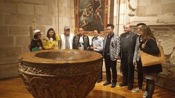 Empresarios chinos financian la resturuación de la capilla de la iglesia de Santa María