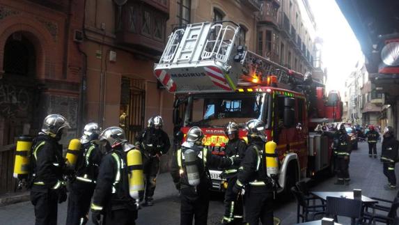 Intervención de los Bomberos en 'Villa Julia', en la calle Zúñiga. 
