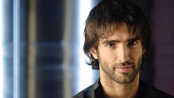 Aitor Luna sustituye a Yon González en 'La catedral del mar'