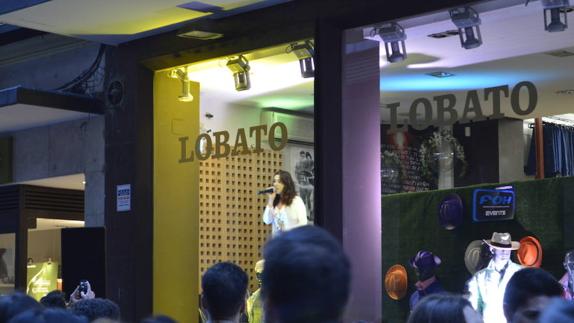 Lobato y Dándara, ganadores del concurso celebrado en la ShoWpping Night de Palencia