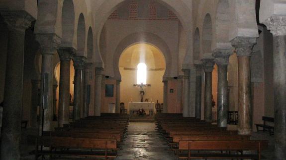 Interior de la Iglesia de San Cebrián de Mazote. 
