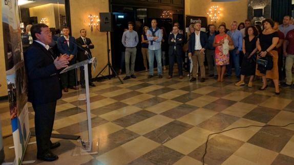 Más de 50 personas del ámbito turístico y la hostelería asisten a la presentación de la Diputación de Burgos en Oviedo