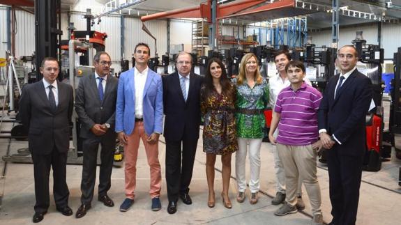 Juan Vicente Herrera y Pilar del Olmo flanquean a la directora general de ASTI, Verónica Pascual.