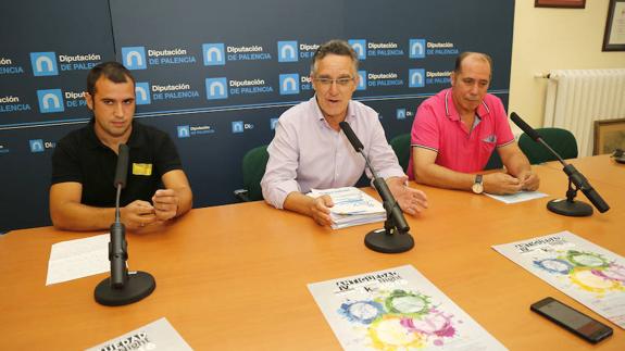 Javier Gallego Puertas, Gonzalo Pérez y Luis Fernando Cantero durante la presentación de la carrera nocturna.
