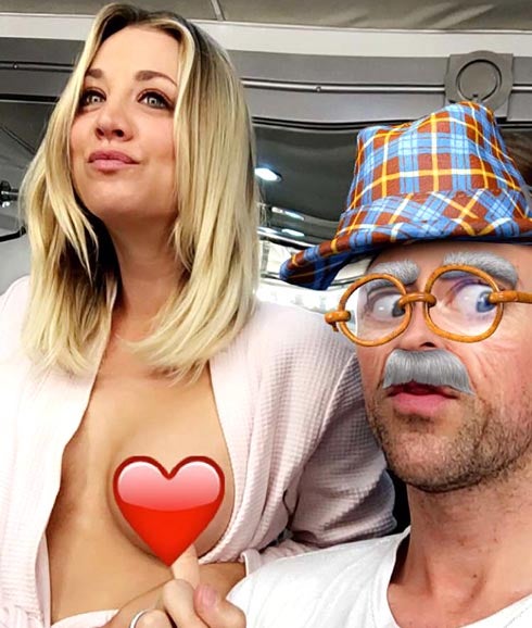 Kaley Cuoco se desnuda en Snapchat