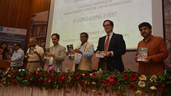 Ceremonia de clausura en Ahmedabad. 