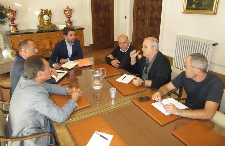 Reunión del concejal Antidio Fagúndez y empresarios del polígono en el Ayuntamiento de Zamora