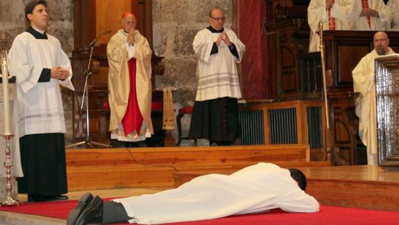 Un momento de la ceremonia en la catedral. HENAR SASTRE