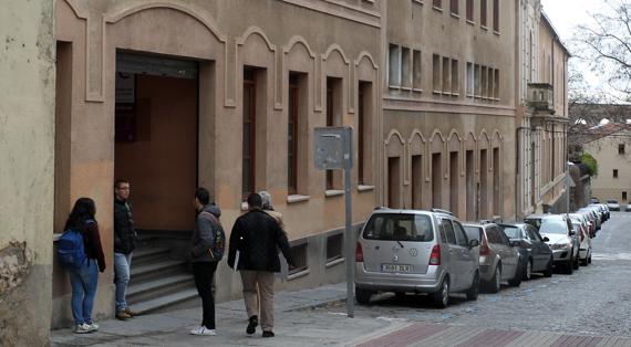 Acceso a la Escuela Oficial de Idiomas de Segovia. De Torre