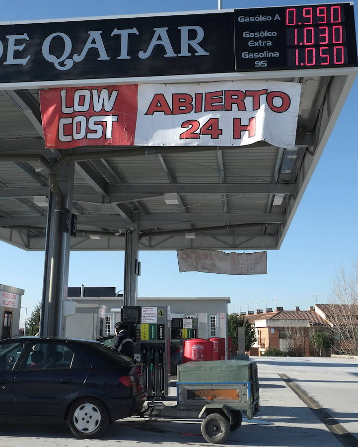 Gasolinera 'low-cost' en Arroyo de la Encomienda. 