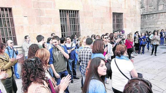 Protesta de los opositores a auxiliar administrativo de la Usal. 