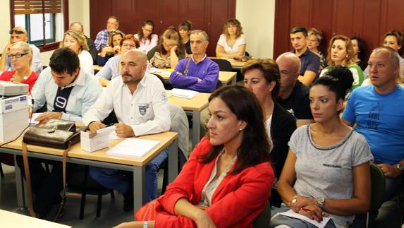 Participantes en la jornada, celebrada en la sede de Comisiones Obreras. De Torre