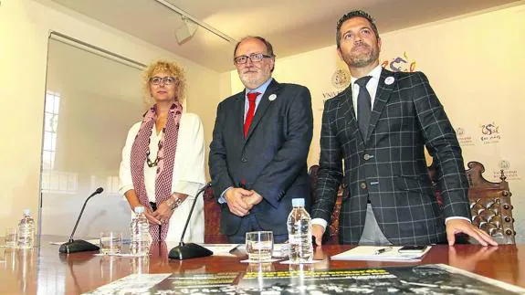 Maite Conesa, Mariano Esteban y Julio López Revuelta presentaron las actividades.