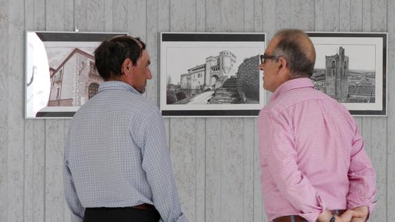 Algunos de los dibujos expuestos. :M. R.