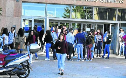 La Usal ayuda al alumnado que no logra becas del Ministerio y la Junta