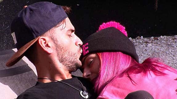 Rodrigo le reconoce a Bea que fuera de 'GH17' ya se habría líado con ella