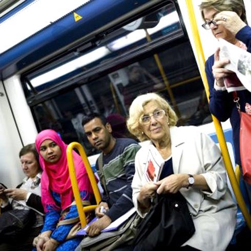 El duque de Alba invita a una cena a Manuela Carmena en el palacio de Liria