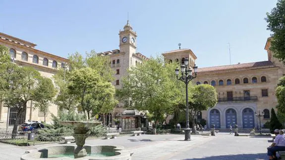 Vista general  de la plaza de Los Bandos. 