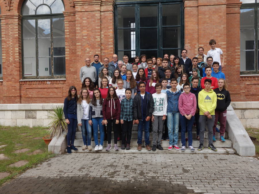 Alumnos y profesores del programa Estalmat. 