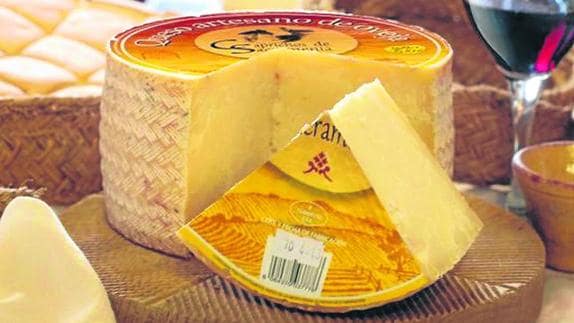 El resultado, un queso de leche cruda de oveja que hace las delicias del consumidor. 