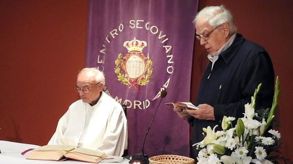 Francisco Fuentenebro y Antonio Horcajo, durante la ceremonia religiosa. J. C. L.