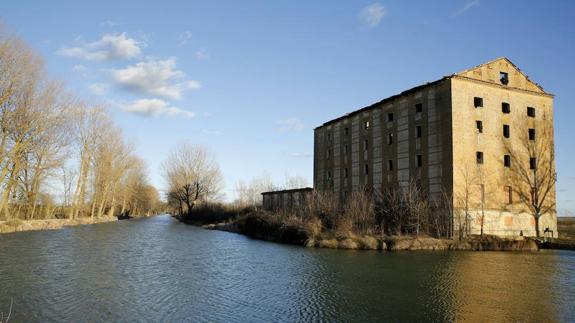 Dársena del Canal en Medina de Rioseco.