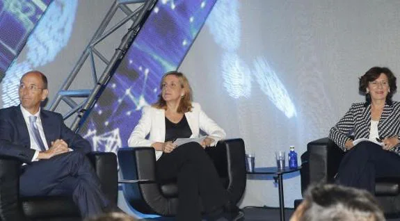 aniel Carreño, Marta Martínez y Helena Herrero, en la jornada celebrada en LAVA. 