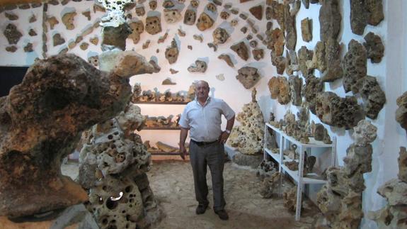 Santiago Rodríguez, en el interior del museo. 