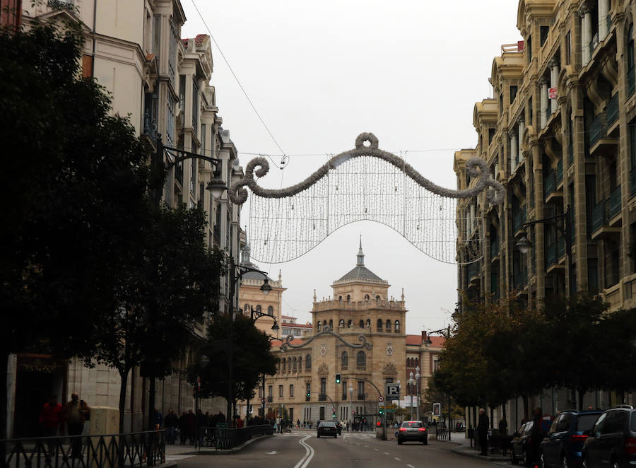 Iluminación en la calle Miguel Íscar. 