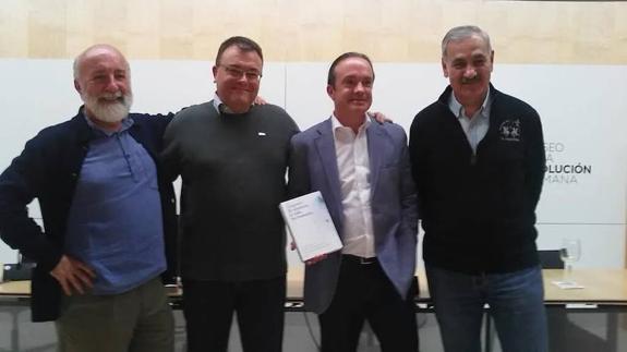 Briones, Fernández Soto y Bermúdez de Castro reciben el premio al mejor libro científico
