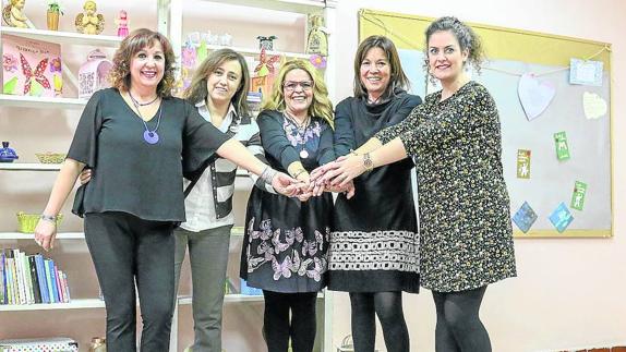 Rosa Martín, Lourdes Berrocal, Victoria Pérez, Raquel Amigo y Mercedes Herrero.