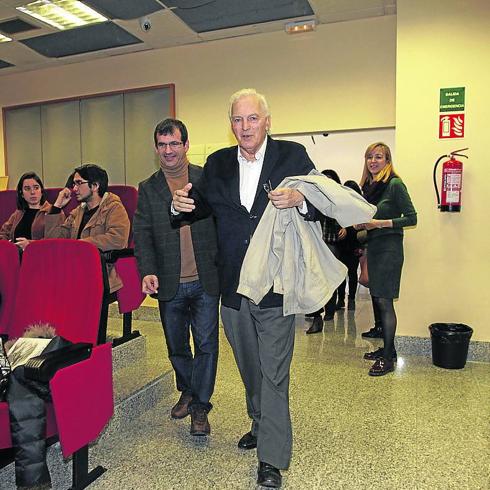 Juan de Dios Ramírez Heredia, a su llegada al auditorio. 