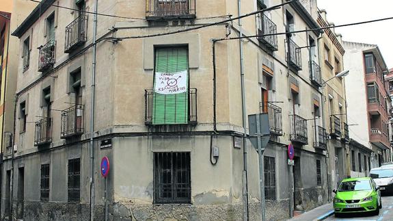 Los okupas toman una casa abandonada en pleno barrio de Santa Eulalia