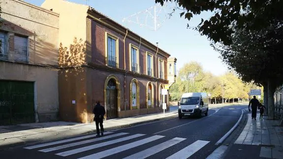 Paso de peatones en la avenida de Viñalta.