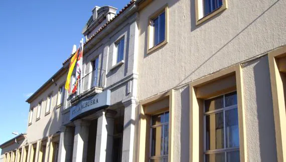 Fachada del instituto de La Albuera. El Norte