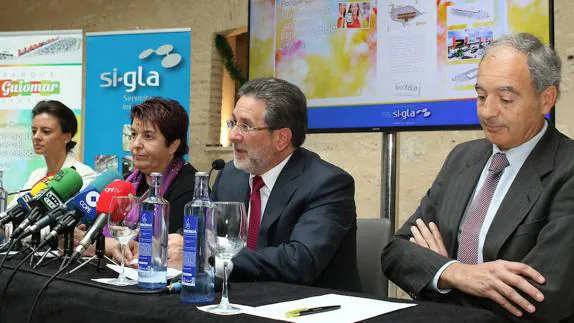 Patricia Días (i), Clara Luquero, Alfonso Villacorta e Íñigo García, en la presentación.