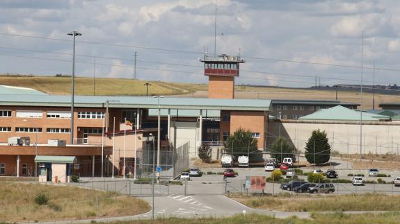 Ingresa en la cárcel de Segovia el abogado que acusó a otro de saber dónde está el cuerpo de Marta del Castillo