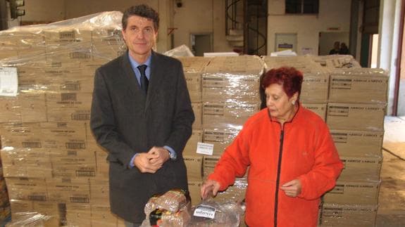 La ayuda alimentaria de la UE llega a 1.818 vecinos vulnerables